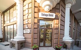 Vintage Hotel On French Boulevard