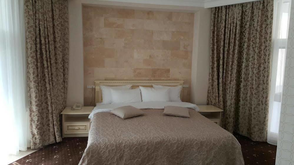 Vintage Hotel On French Boulevard Одеса Екстер'єр фото